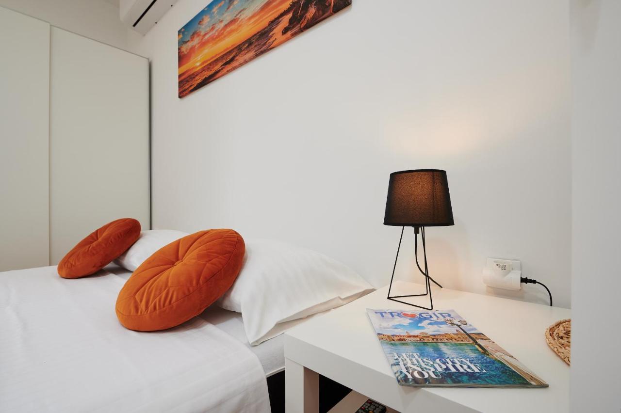 Apartmani Draga Трогир Экстерьер фото